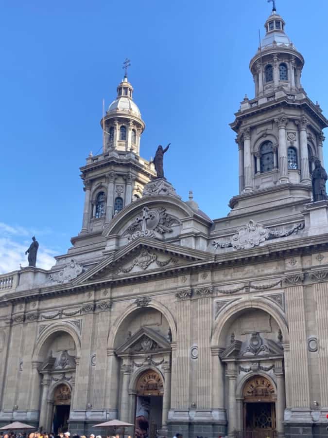 Santiago: Guided City Tour through the historic center of Santiago - Calle Nueva Iorque and Calle Colorida, with a pace built for seeing