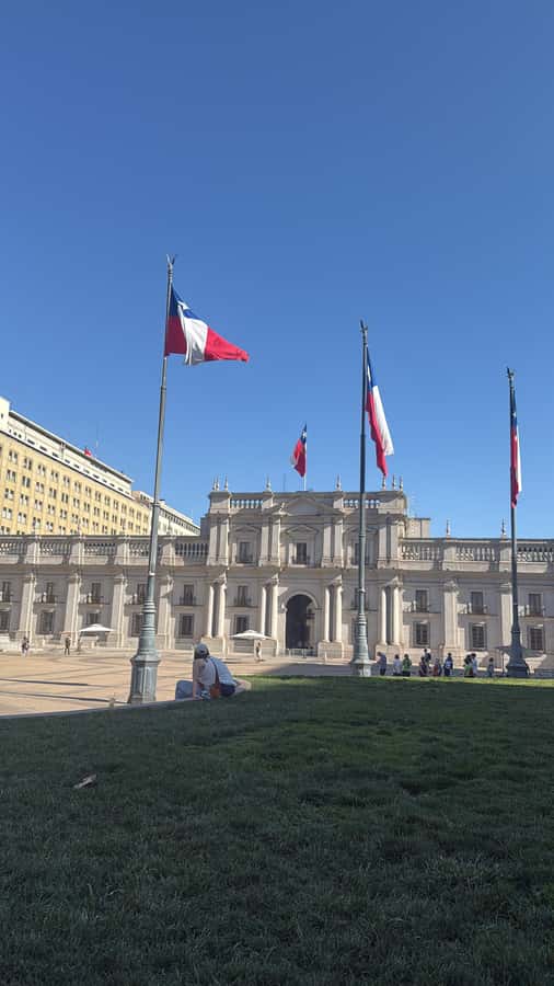 Santiago: Guided City Tour through the historic center of Santiago - Museo Historico Nacional: your longest guided context window