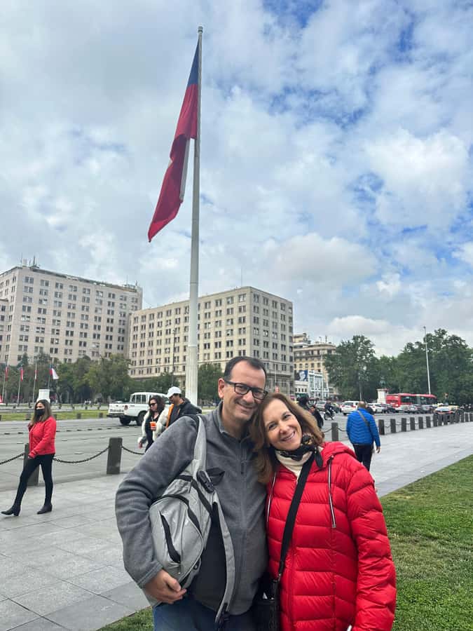 Santiago: Guided Walking Tour through the Historic Center - Paris London and the surprise value of the route