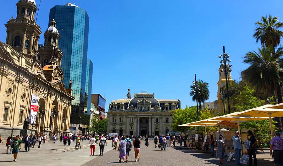Santiago Half-Day Walking Tour with Hotel Pick up & Brunch - From Sanhattan to Barrio Bellavista: Seeing Santiago’s “Two Worlds”