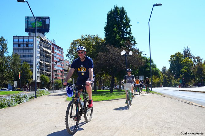 Santiago Highlights, Parks and Politics Bike Tour - Guide quality, road safety, and what to watch before you roll