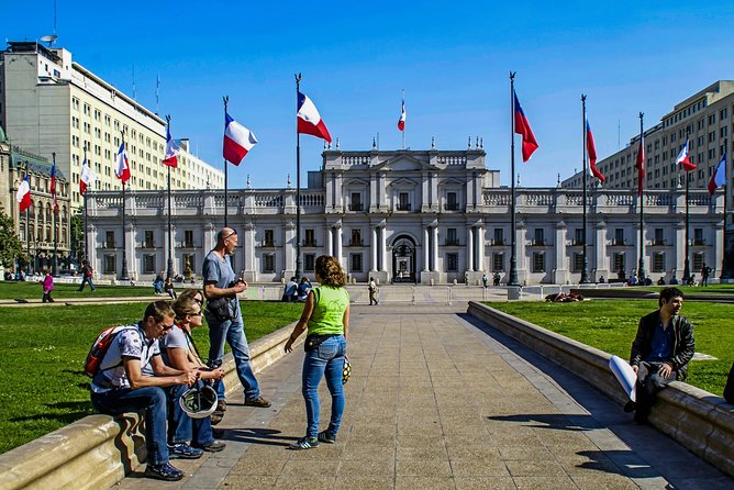 Santiago: Highlights, Parks and Politics Bike Tour - Meeting in downtown: finding Constitución 153 near Plaza Mori