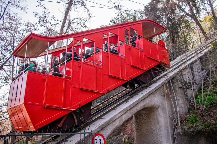 Santiago Pass: The best way to explore the city - San Cristóbal Hill by cable car: your built-in viewpoint day