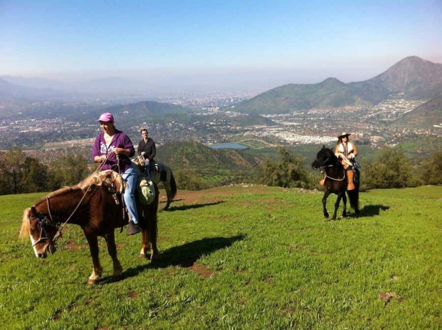 Santiago: Private Andes Foothills Horseback Riding. Half day - Entering the ride: native forest to open high country