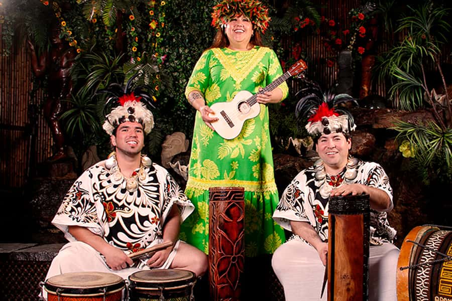 Santiago: Private Dinner & Chilean Folk Show with Transfers - What the dinner actually feels like in the flow of the night