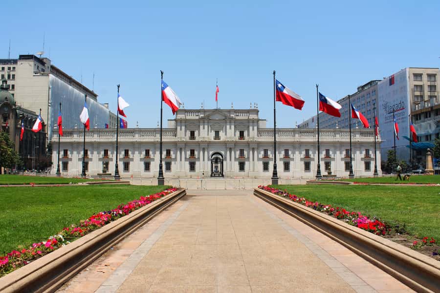 Santiago: Private tour, historic center, high altitude viewpoint, cable car - The private car and walking rhythm, and why it matters