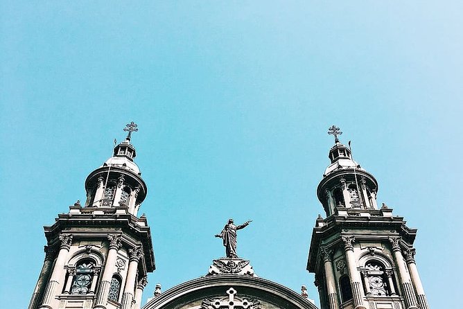 Santiago Private walking tour with Lunch - Drinks, tickets, and transport: where the $189 price makes sense