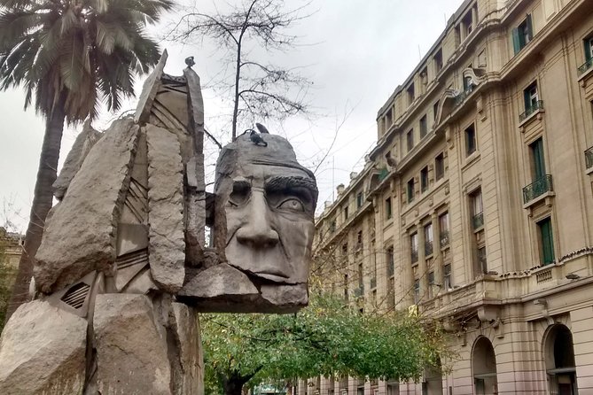 Santiago semi-private city tour, small groups - Bohemian neighborhood walking: the city between the landmarks