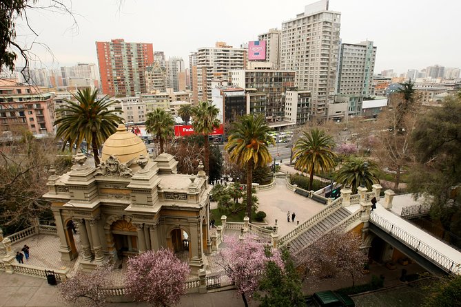 Santiago Sightseeing Classic City Tour - Central Market and Plaza de Armas: a classic Santiago starter pack