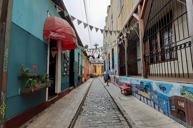 Santiago to Cruise Port and Valparaíso Tour - 4-Pax Deal - Santiago morning logistics that actually matter