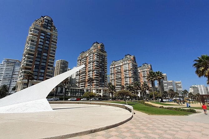 Santiago to Cruise Port and Valparaíso Tour - 4-Pax Deal - Cerro Alegre hill walking, viewpoints, and how the funicular helps