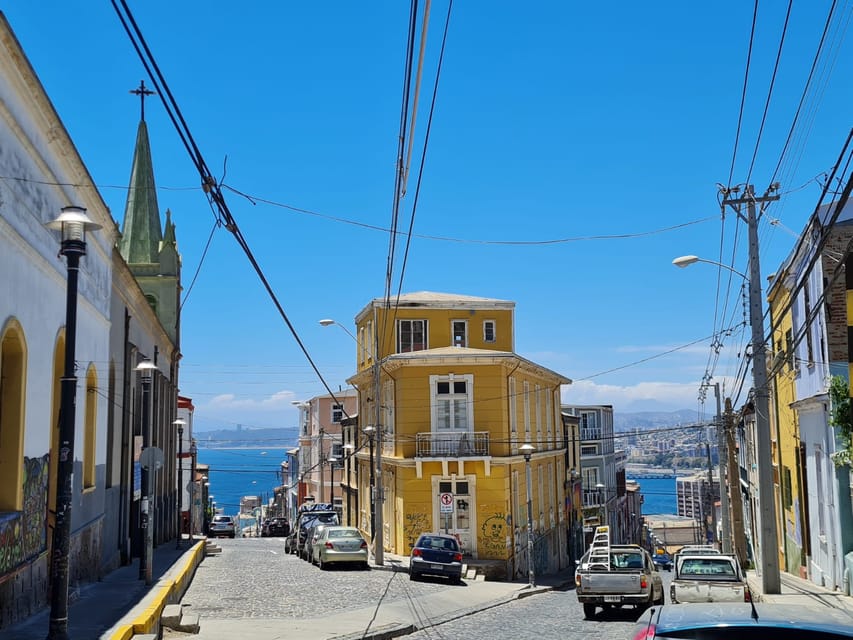 Santiago: Tour to Valparaiso and Casablanca - Casablanca Valley wine tasting: more than samples, with a shop stop