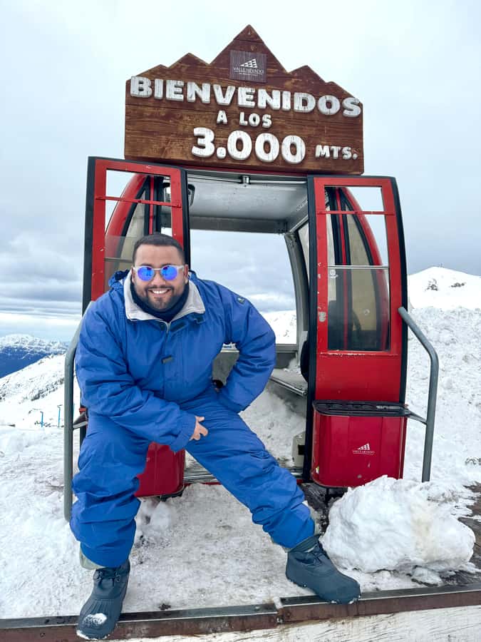 Santiago: Valle Nevado Ski Day Trip with Hotel Transfers - Getting moving early: pickups and the uphill van climb