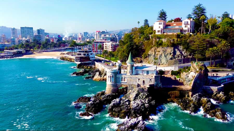 Santiago: Valparaiso, Viña del Mar, & Casablanca Valley Tour - Viña del Mar stops: Flower Clock, Easter Island Moai, and coastal glamour