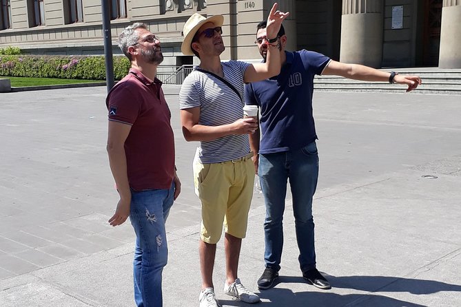Santiago Walking Tour: Heart of Santiago, Queer History & Culture - La Moneda Palace: Democracy, Photo Stops, and Why This Building Matters