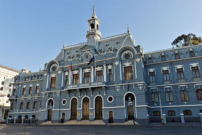 Small Group Best Deal: Panoramic Santiago city tour experience plus Viña del mar - Valparaiso - Casablanca in Two Days from Santiago - A smart two-day plan for Santiago plus the Pacific coast