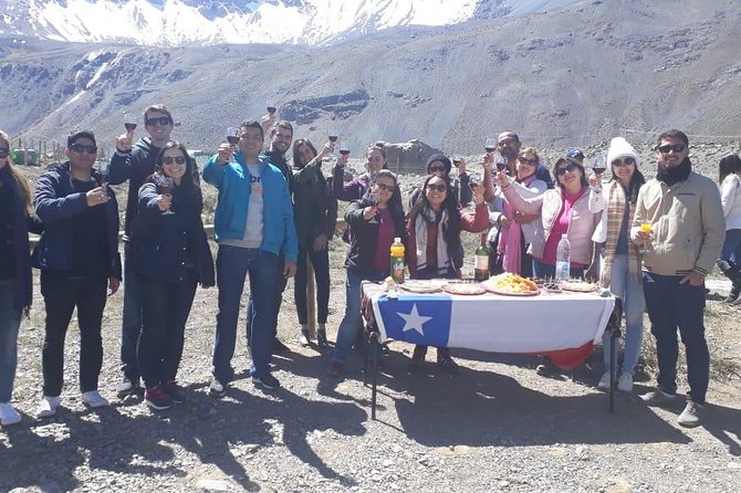 Small Group Tour: Cajon del Maipo with Hotsprings and Picnic - Includes Entrance - First Stops in San José de Maipo and the Tinoco Tunnel: Quick, Strange, and Free