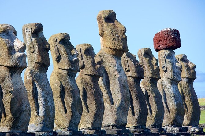 Sunrise in Tongariki on Easter Island Rapa Nui - Stop 1 in the Hanga Roa area: a short start before the big moment