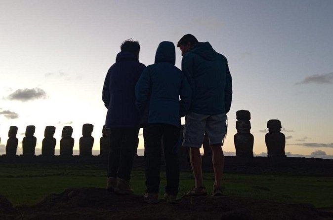 Sunrise Tongariki - Shared Transport Reality: Smooth for Some, Weird for Others