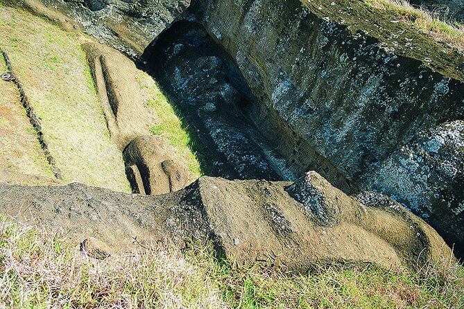 T1-THE GRAND TOUR (non-cruise visitors) - Stop 2: Anakena Beach, the sacred arrival shore and best-preserved Moai