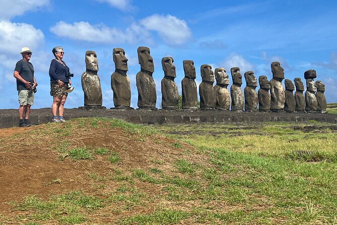 T3+T4-RAPA NUI ARCHAEOLOGICAL SITES (non-cruise visitors) - Orongo: the Bird-Man ritual village on the cliff edge