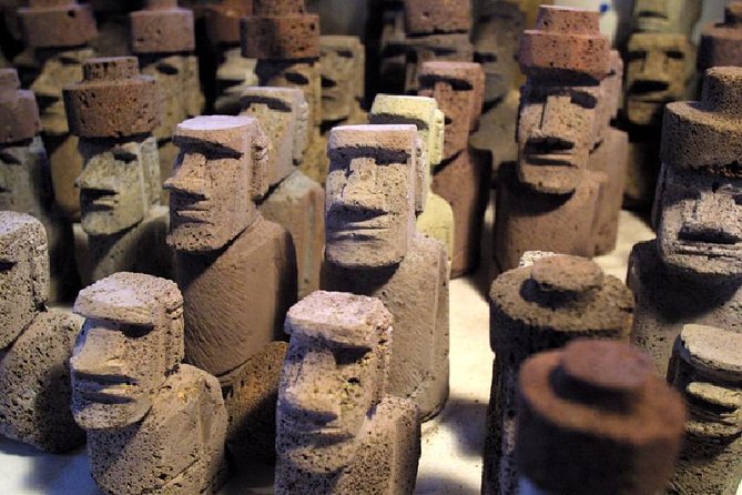 T3+T4-RAPA NUI ARCHAEOLOGICAL SITES (non-cruise visitors) - Ahu Akahanga: the abandoned cult idea in one stop