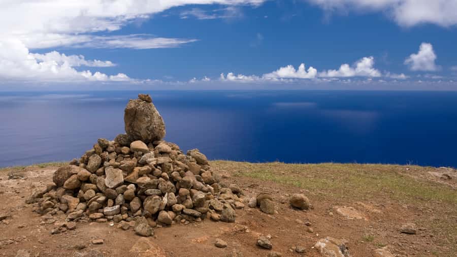 Terevaka Horse Excursion: The highest point and 360° view. - Small Group, Big Comfort: What the Max 8 Really Means