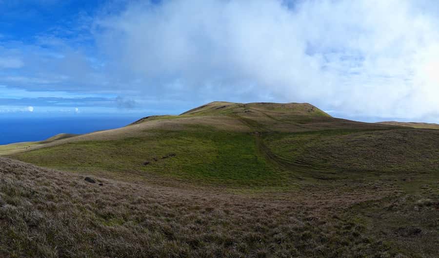 Terevaka Horse Excursion: The highest point and 360° view. - What $130 Gets You: The Value Breakdown