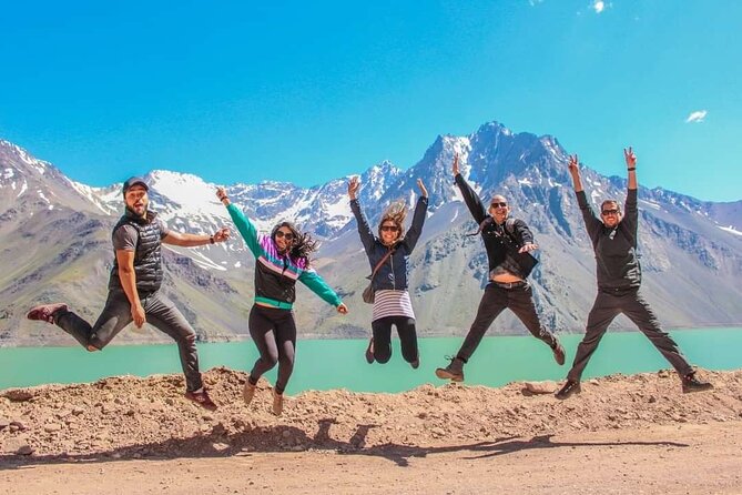 Tour Cajón del Maipo and Embalse el Yeso, includes picnic - San José de Maipo and the Chocolate House stop