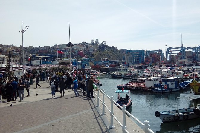 Tour in Valparaiso: Street Art, funiculars and port - Valparaíso’s Port-to-Cerro Route (and Why It Feels Like the Real City)