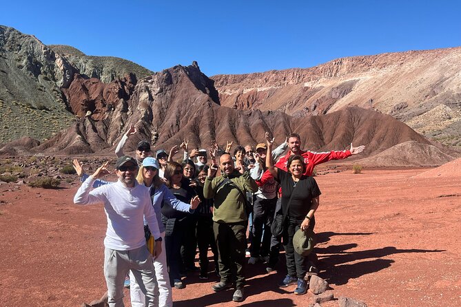 Tour of the Rainbow Valley and Petroglyphs of Yerbas Buenas - Guide style matters: small groups, real explanations, and names to remember