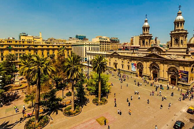 Traditional City Tour - La Moneda Palace area: a fast look at national power