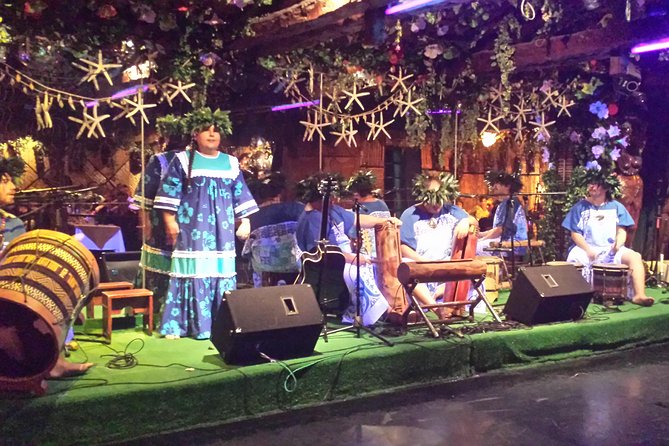 Traditional Dinner Show in Santiago - Venue Size, Seats, Audience Participation, and the Spanish-Language Emcee Factor