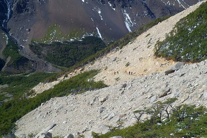 Trekking Base Torres del Paine - The Moderate Start Toward Refugio Chileno