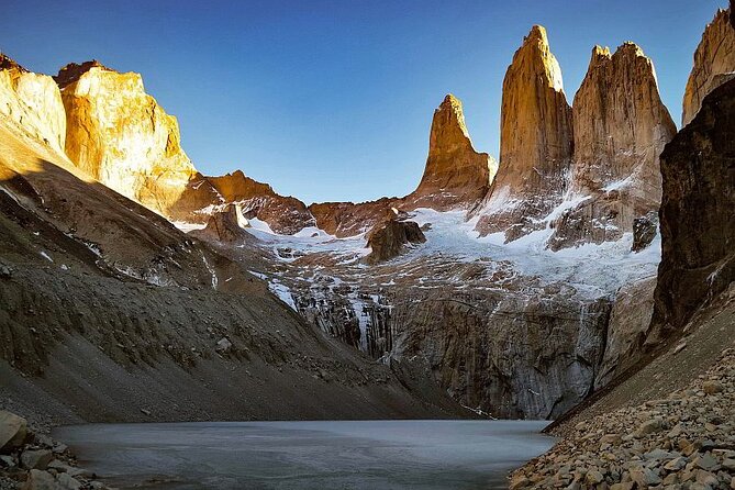 Trekking Base Torres del Paine - Getting From Puerto Natales to Laguna Amarga Registration