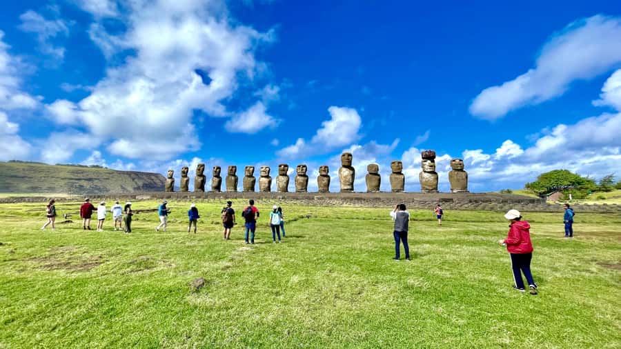 Two days of Full Day Tour of Rapa Nui + Sunrise in Tongariki - How the Guides Shape the Experience (Esteban, Nero, and the rest of the cast)