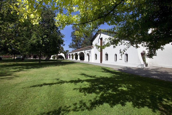 Undurraga Wine Tasting Tour from Santiago - Pickup zones, start time, and how the day usually flows