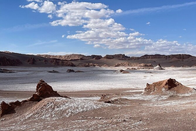 Valley of the Moon in San Pedro de Atacama Guided Tour + Cocktail - Stop 3: Moon Valley Amphitheater and natural acoustics