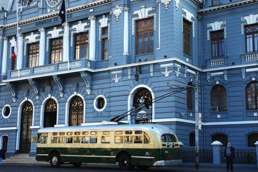 Valparaiso 3-Hour Walking Tour - Colored houses and steep streets: how the guide helps you find the story
