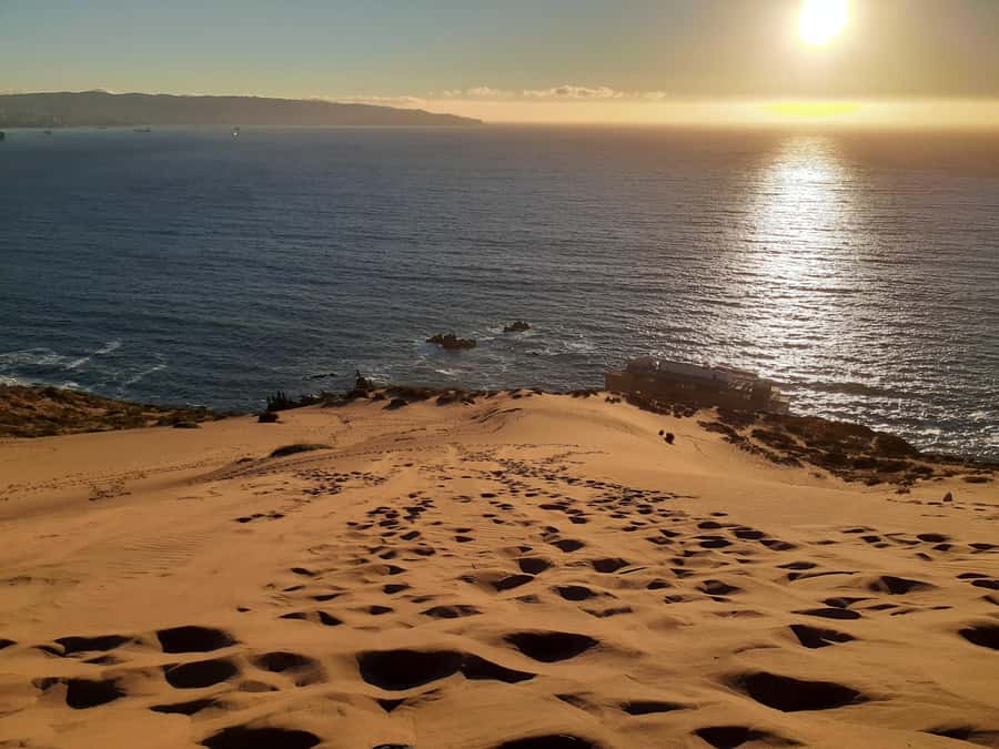 Valparaíso: Sandboarding and Sunset in Concon Sand Dunes - Small group and English guide: what that feels like in practice