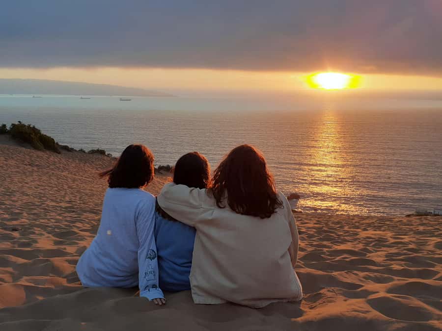 Valparaíso: Sandboarding and Sunset in Concon Sand Dunes - Transportation, gear, and what you should expect included