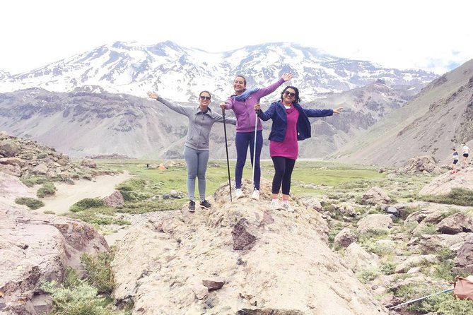 Volcano & Hotsprings 4K - The early start and the ride into Cajón del Maipo